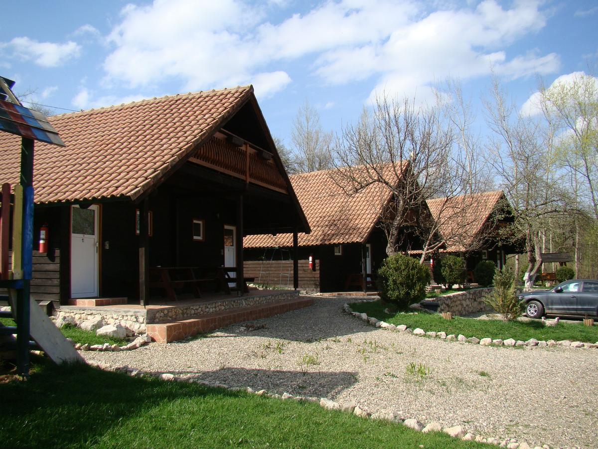 Motorom Hotel Zarnesti Exterior photo